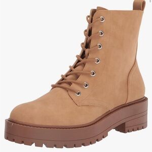 DV by Dolce Vita Shoes Women’s Lug Sole Lace Up  Primm Ankle Boot Size 8.5 NEW